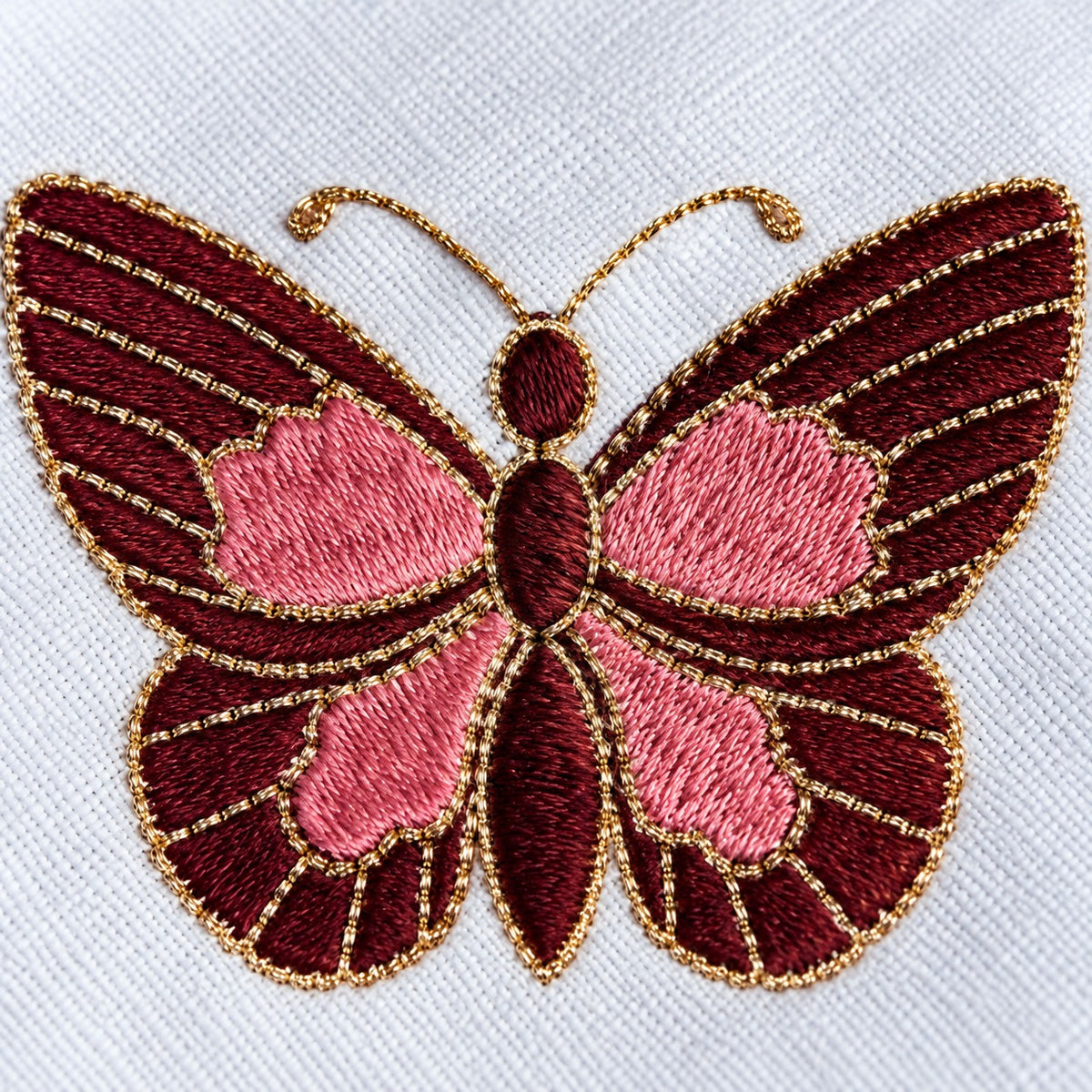 Guardanapo Bordado Borboleta Rosa